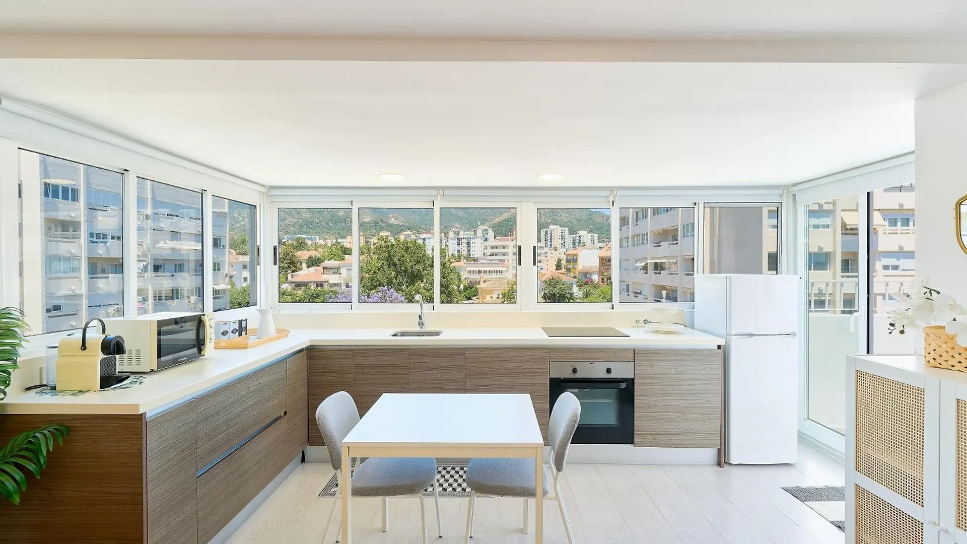 Lägenhet Hola Marbella Cozy Penthouse Old Town & Beach