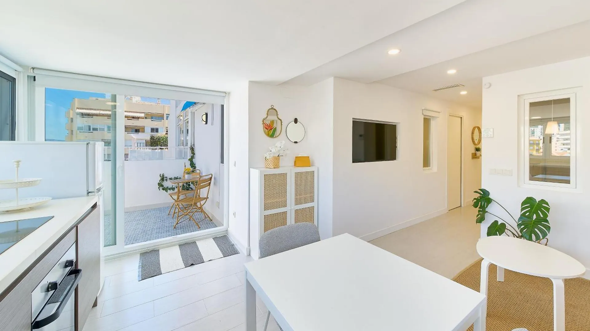 Hola Marbella Cozy Penthouse Old Town & Beach Lägenhet