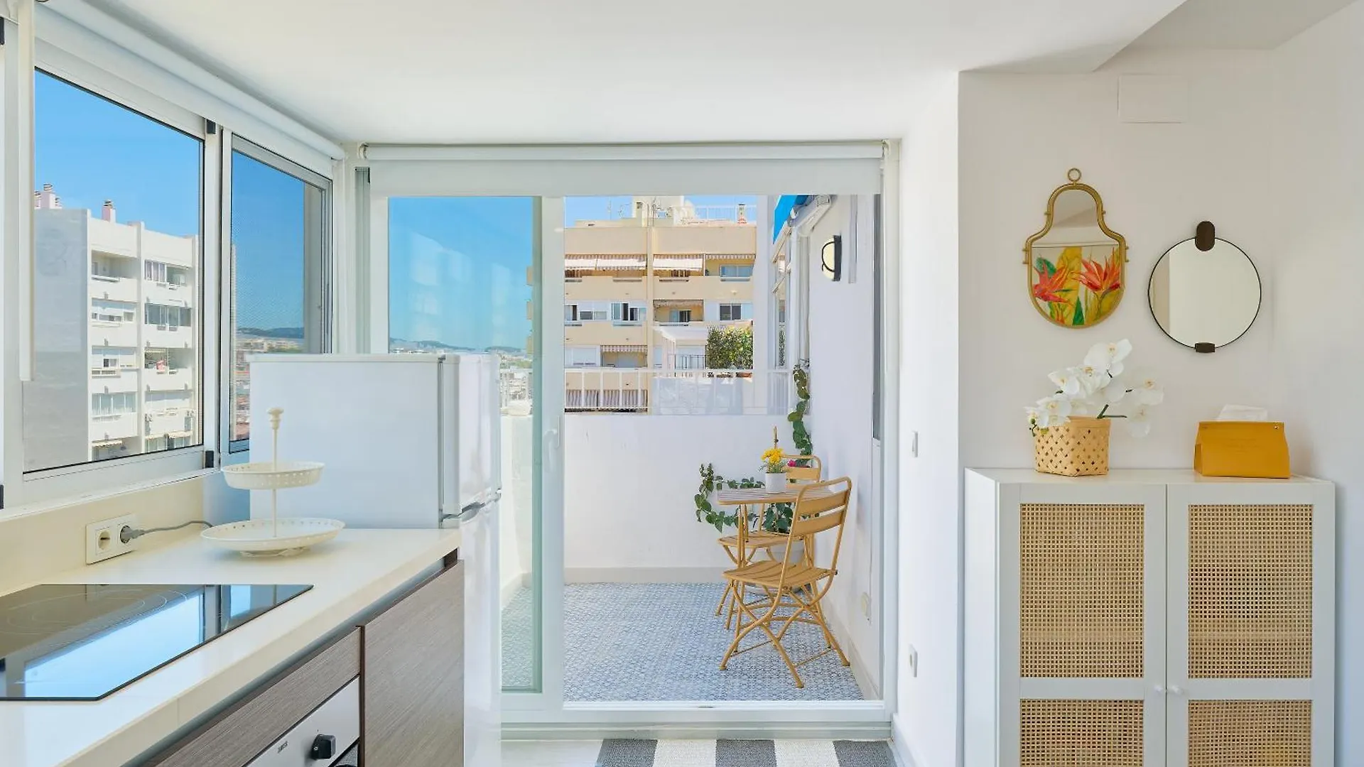 Hola Marbella Cozy Penthouse Old Town & Beach